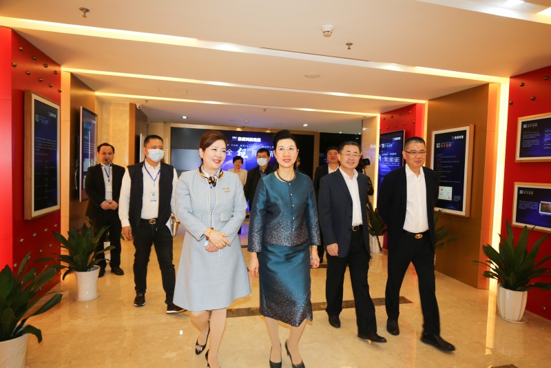 1669616056636014.jpg 深圳市政协主席林洁视察公司(1).jpg